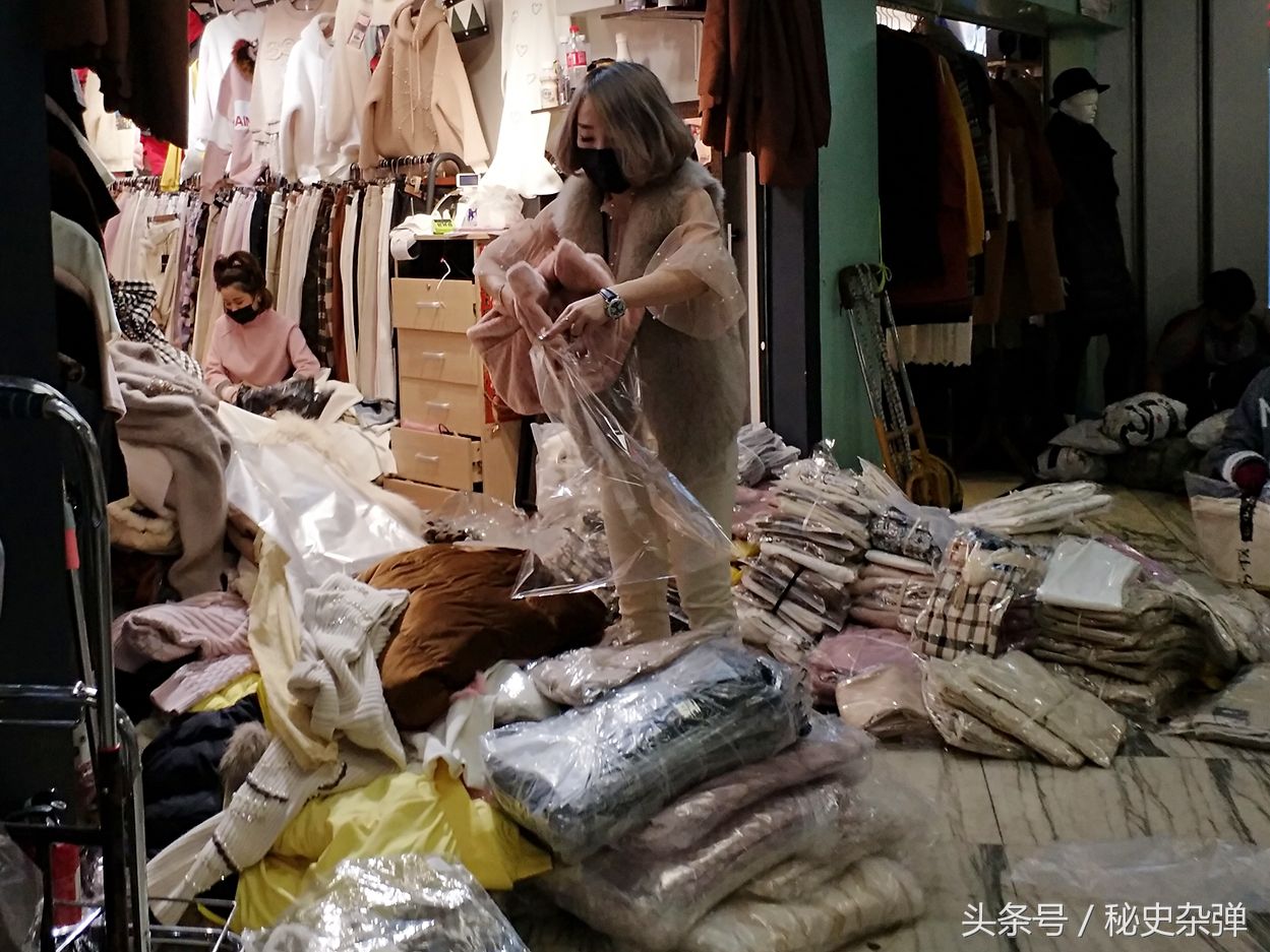 北京外贸城腾退顾客疯抢,美女如云被誉为京城