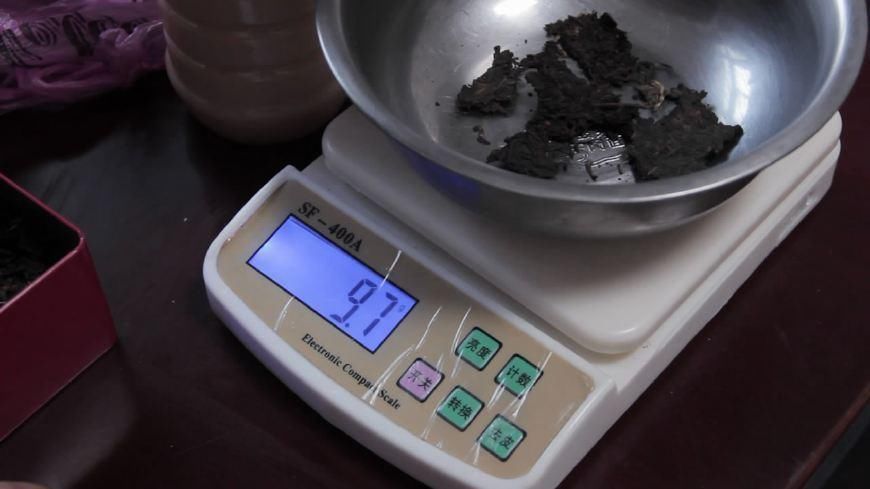 钓鱼人看过来,用茶叶和蜂蜜如何配制鲤鱼小药?在厨房简单搞定