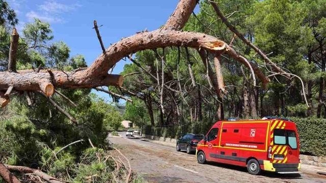 暴风雨侵袭欧洲多国 至少13人死亡
