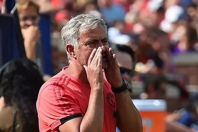 穆帅心仪铁卫为转会曼联拒续约!英超劲旅替曼