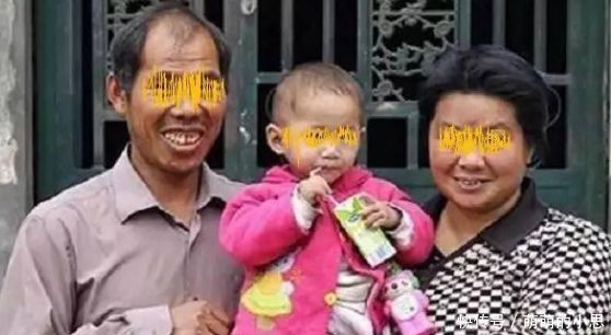 遗弃,农村妇女捡回家发现有问题,这病让医生都