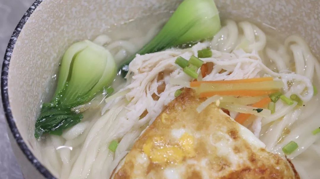 做法简单,清淡好吃的三丝鸡蛋汤面 做法简单,清淡好吃的三丝鸡蛋汤面