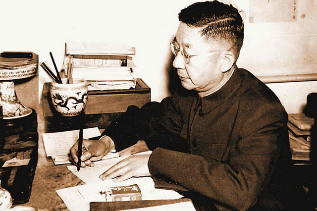 逝世50年了，看这组老照片让你更懂老舍