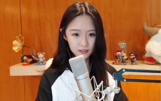 LOL女主播关掉美颜原形毕露:冯提莫、阿冷、