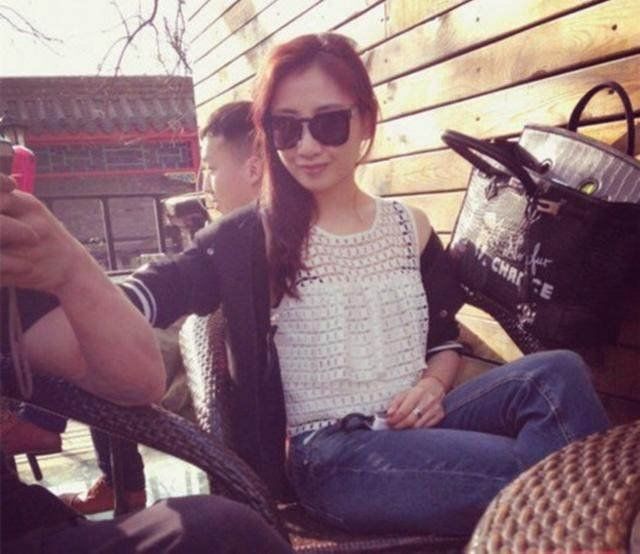 何雯娜:干不过小三的她,两千块的工资开百万跑