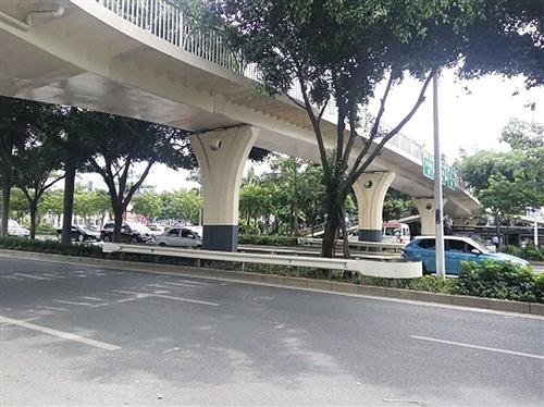 经过一个多月的努力,已完成对市区15座人行天桥桥墩支座的养护维修