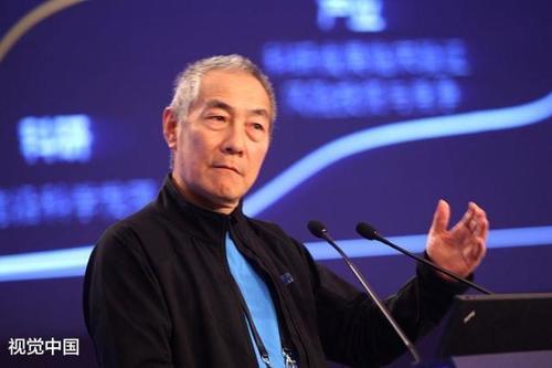 他被碧桂园老板杨国强尊称为大哥,如今不盖房