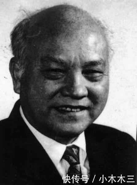 父亲和毛主席待遇一样, 他是副国级, 晚年被自己