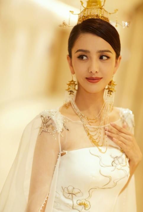 北京电影节,黄渤念错佟丽娅名字,佟丽娅机智安