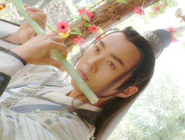 吹笛最帅的古装男子,古天乐第五,胡歌第二,沈晓海第一实至名归 吹笛最帅的古装男子,古天乐第五,胡歌第二,沈晓海第一实至名归