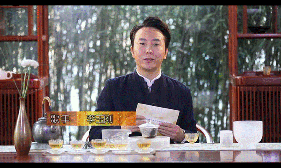 李玉刚首次担任跨界设计师 为男音女歌手将“舞台”搬回家 李玉刚首次担任跨界设计师 为男音女歌手将“舞台”搬回家