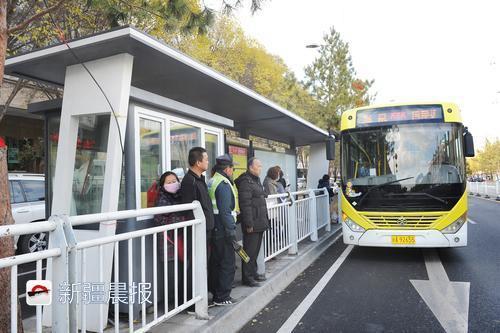 14座新型公交站台亮相首府街头 等公交车时不再担心被雨雪淋湿