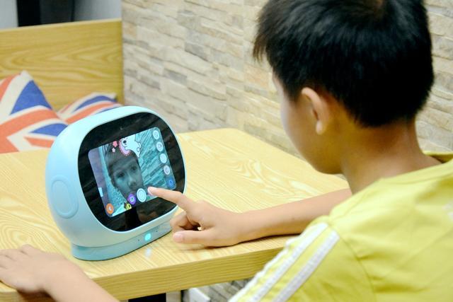 小寻儿童电脑评测,能K歌的小爱同学颠覆儿童