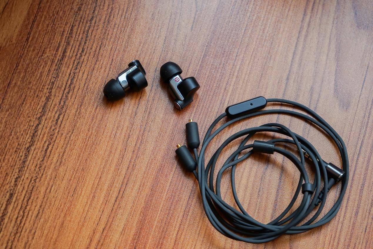 同价位之战 索尼 XBA-N1AP对比1MORE四单元