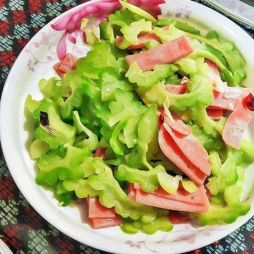 苦瓜和它一起食很容易引起肾结石,很多人都犯