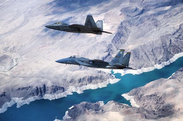 2018年世界各国现役战斗机排行