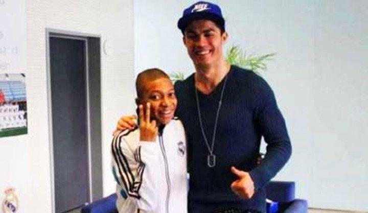 不能唱国歌阿根廷3比4负法国,19岁新星姆巴佩