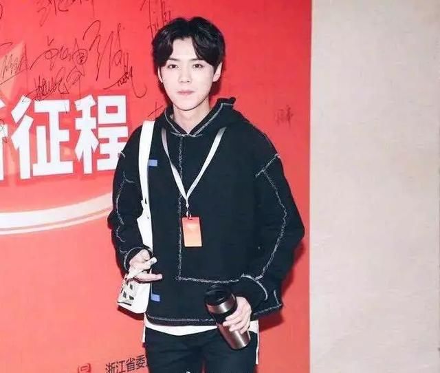 吴磊喜欢红枣枸杞?鹿晗酷爱保温杯?小鲜肉圈