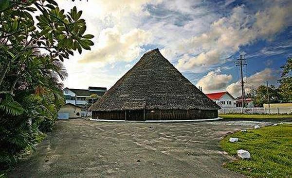 南美洲唯一一个说英语的国家,面积比广东省大