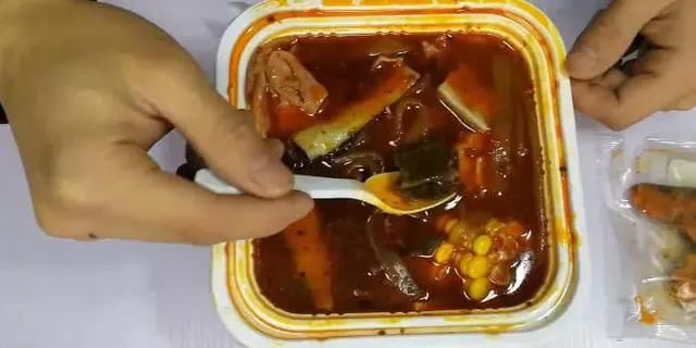 黄晓明代言的良品铺子不卖零食卖自热火锅,大