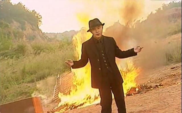 经典的多重人格电视剧,看过第一部的说明已经