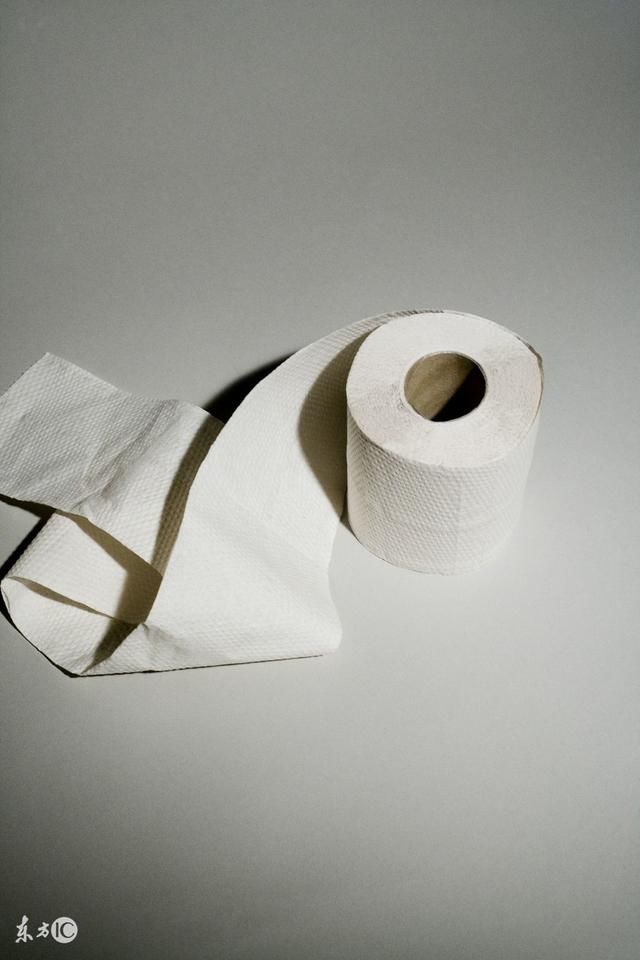表妹来我家住一晚,早上看到桌上卫生纸,气的我打哆嗦!