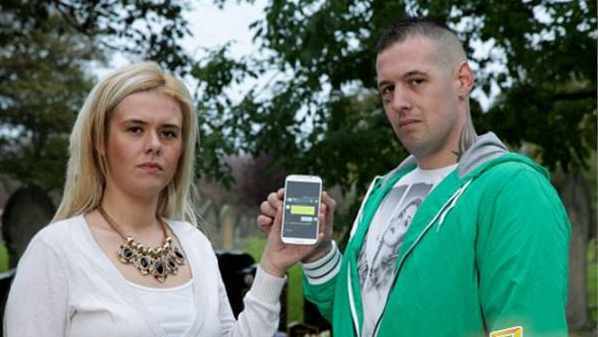 孙女给奶奶墓中手机发短信 3年后竟收到短信回复