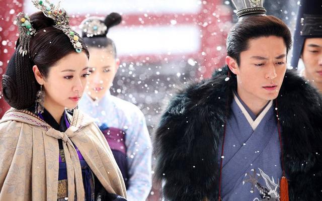 林心如喂奶,angelababy看呆,黄晓明一脸茫然