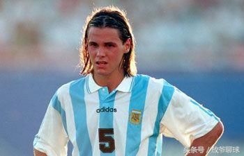 盘点阿根廷足球历史十大巨星排行榜:三人效力