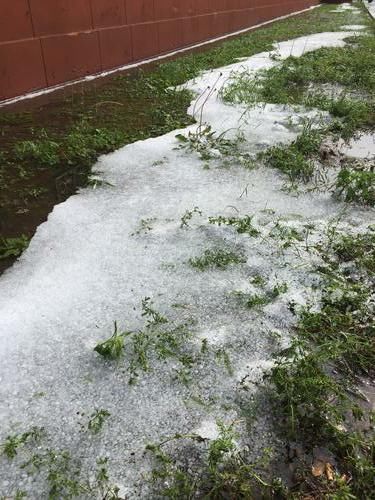 刚刚长春暴雨加冰雹 冰雹类似大珍珠大