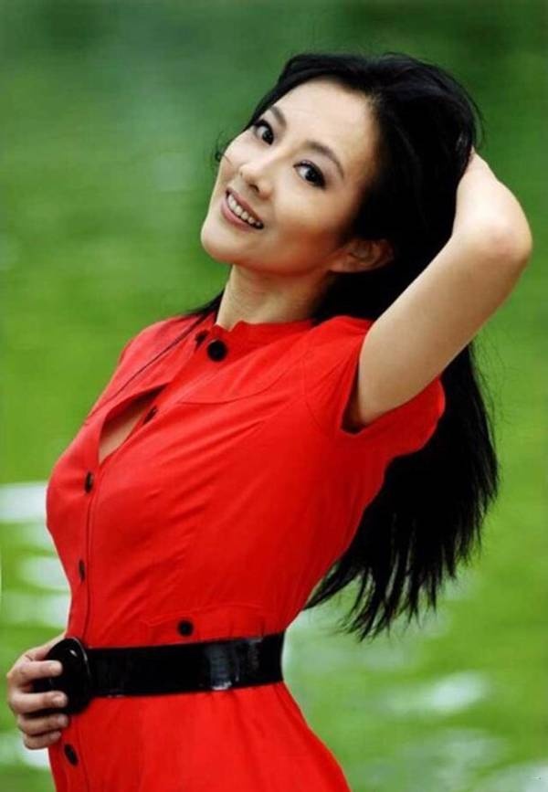 她演戏因尺度出格被停播，被通缉潜逃一年，如今…