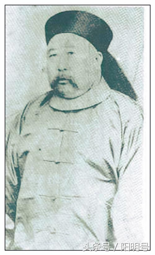 继续说说聂军门 从面相上看,聂士成肥头大耳,像个吃喝玩乐的员外郎