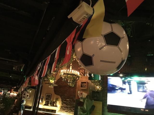 2018世界杯第一大冷门诞生,那么看看伪球迷是