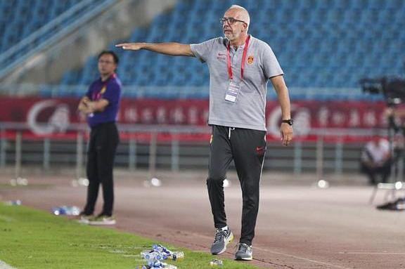 一将无能毁三军!里皮助教坑惨U23国足 黄金一