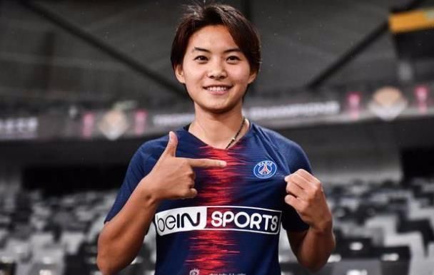 王霜太强了!风骚外脚背斩法甲第2球 巴黎神配