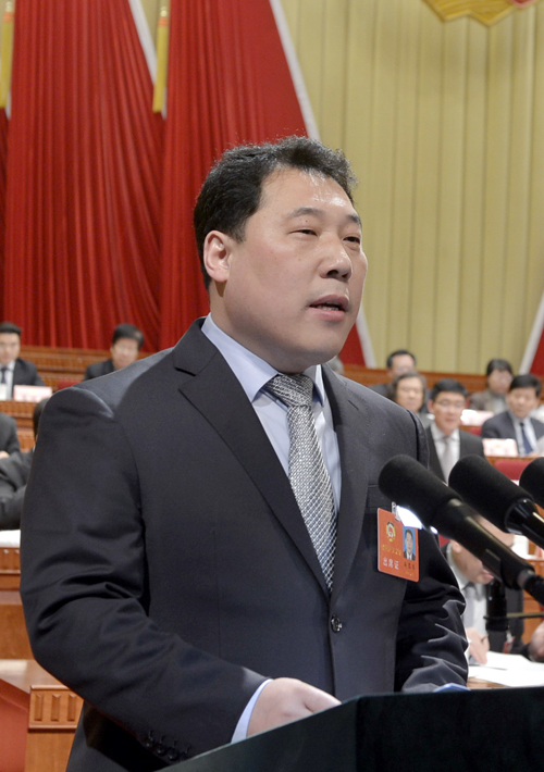 省政协委员冯艺东