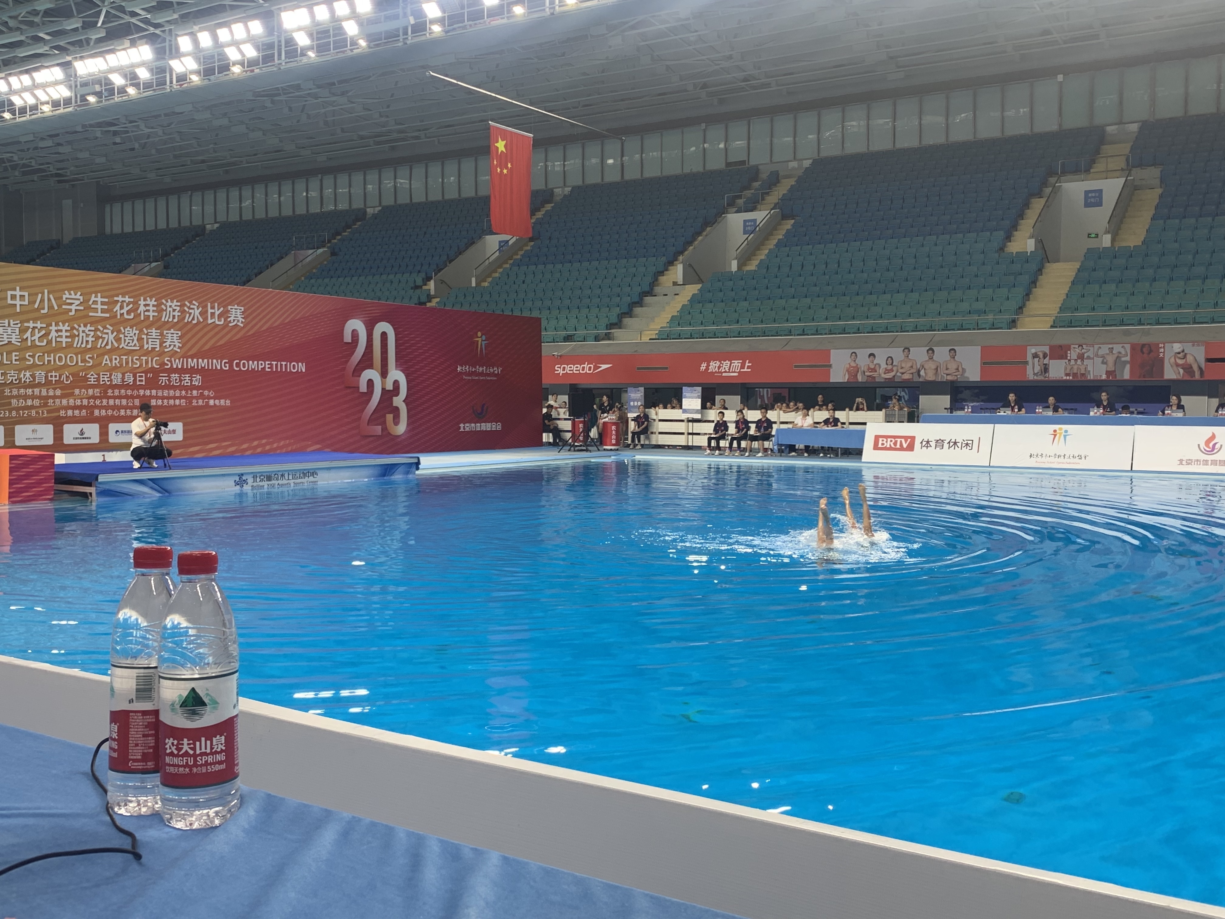 花游小花小草齐聚京城,水中争芳斗艳 花游小花小草齐聚京城,水中争芳斗艳