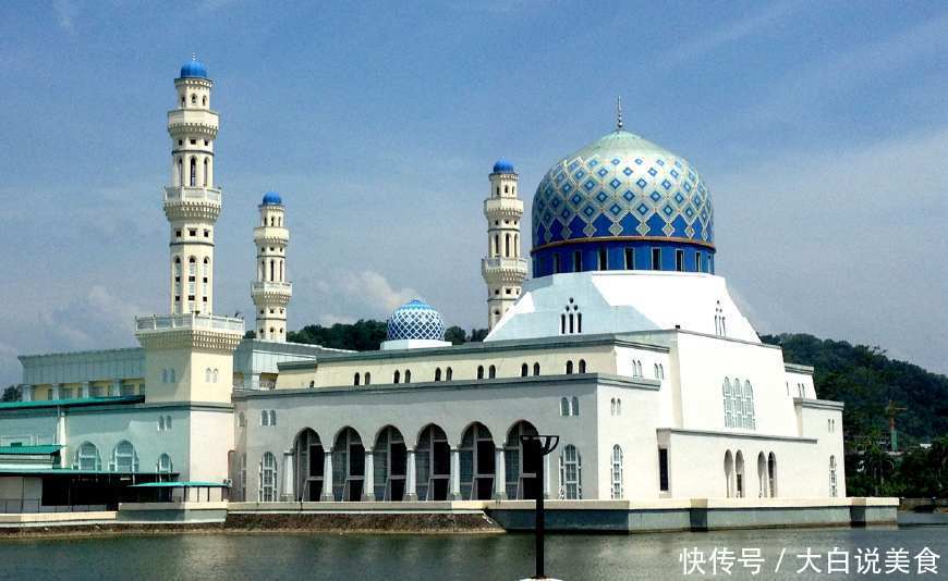 中国女游客出国拍抖音,清真寺前跳热舞被遣返