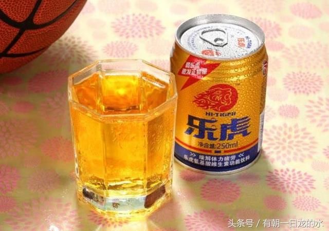 外国人试喝中国最难喝的饮料,这排名也是出乎