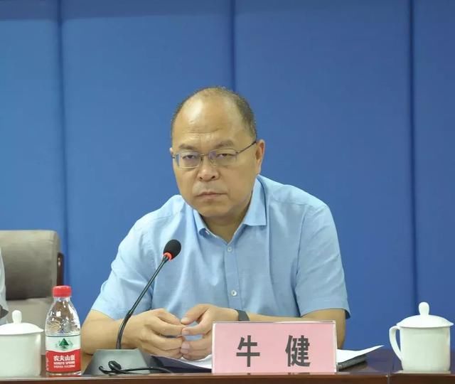 栗英任中牟县公安局党委委员、书记