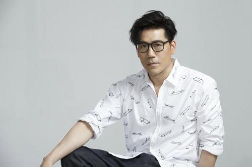 罗时丰《是不是老了》首播 易家扬等音乐人倾力打造
