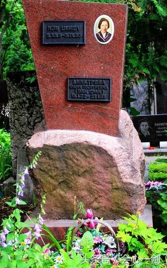 看完张国焘妻子墓地,再看王明妻子墓地,差别很