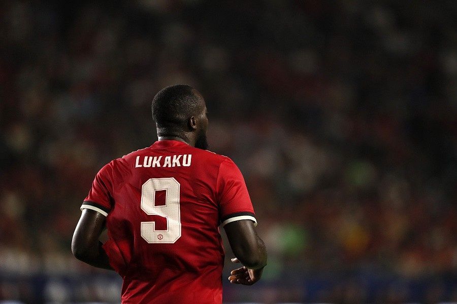 每届世界杯前总有调侃女球迷的段子,但女球迷