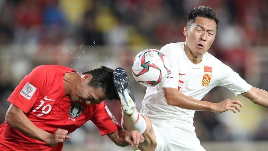 新华社:国脚停球停出十米 完败韩国绝对是悲哀 新华社:国脚停球停出十米 完败韩国绝对是悲哀