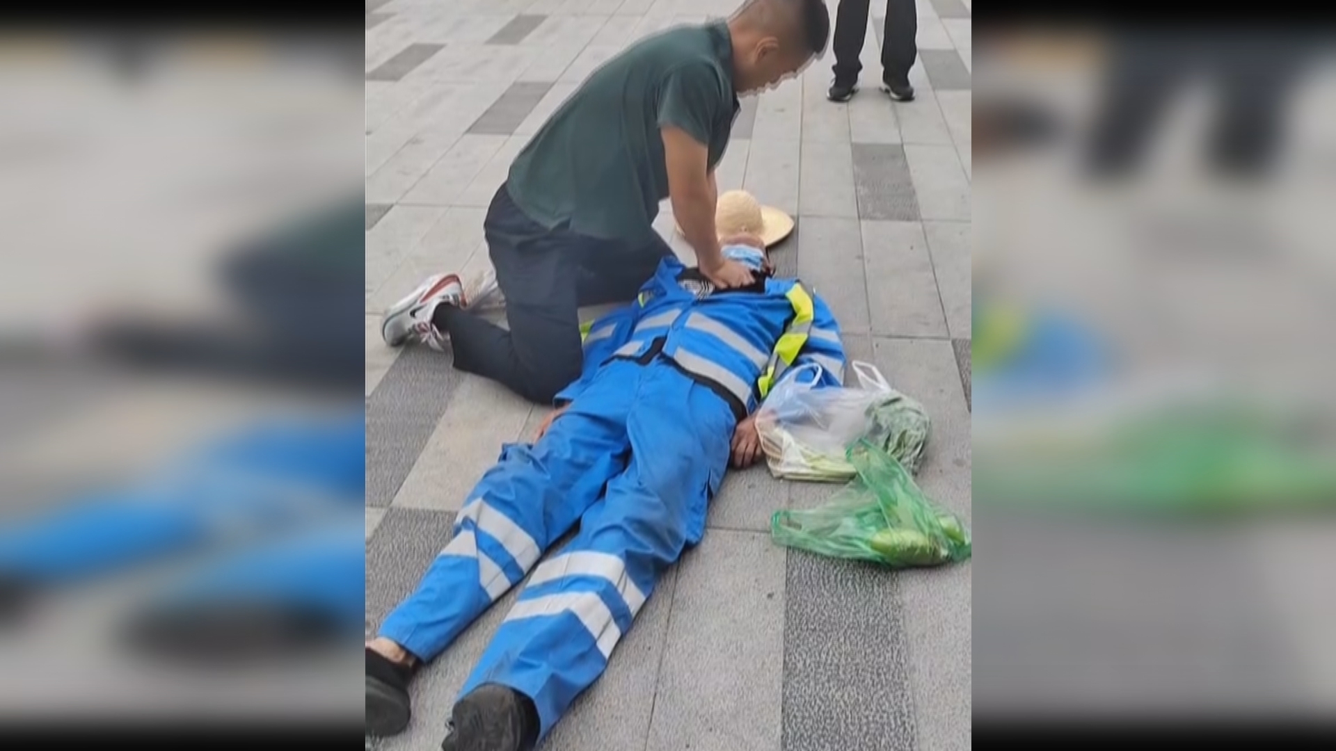 兵哥哥是如何跪地救人,细节打动所有人! 兵哥哥是如何跪地救人,细节打动所有人!