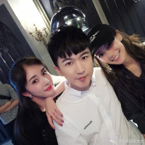 组图:杨幂正脸照来袭!与angelababy张大大合影