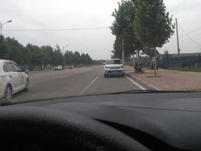 一次挂在靠边停车,一次挂在被安全员踩刹车,这