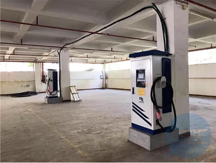 潮州新能源汽车号牌正式启用 充电桩已安装落