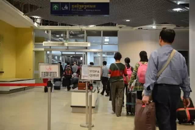 中国游客受歧视?为何不允许接近当地女孩儿?