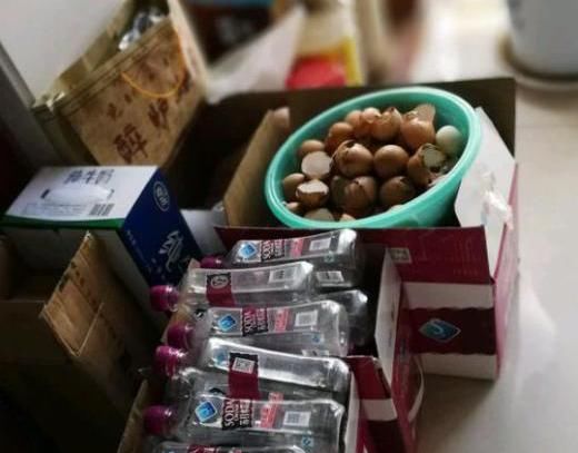 7天两件小苏打, 尿酸降了130, 降尿酸记住一水